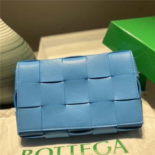 보테가베네타 카세트백 ,23cm,블루